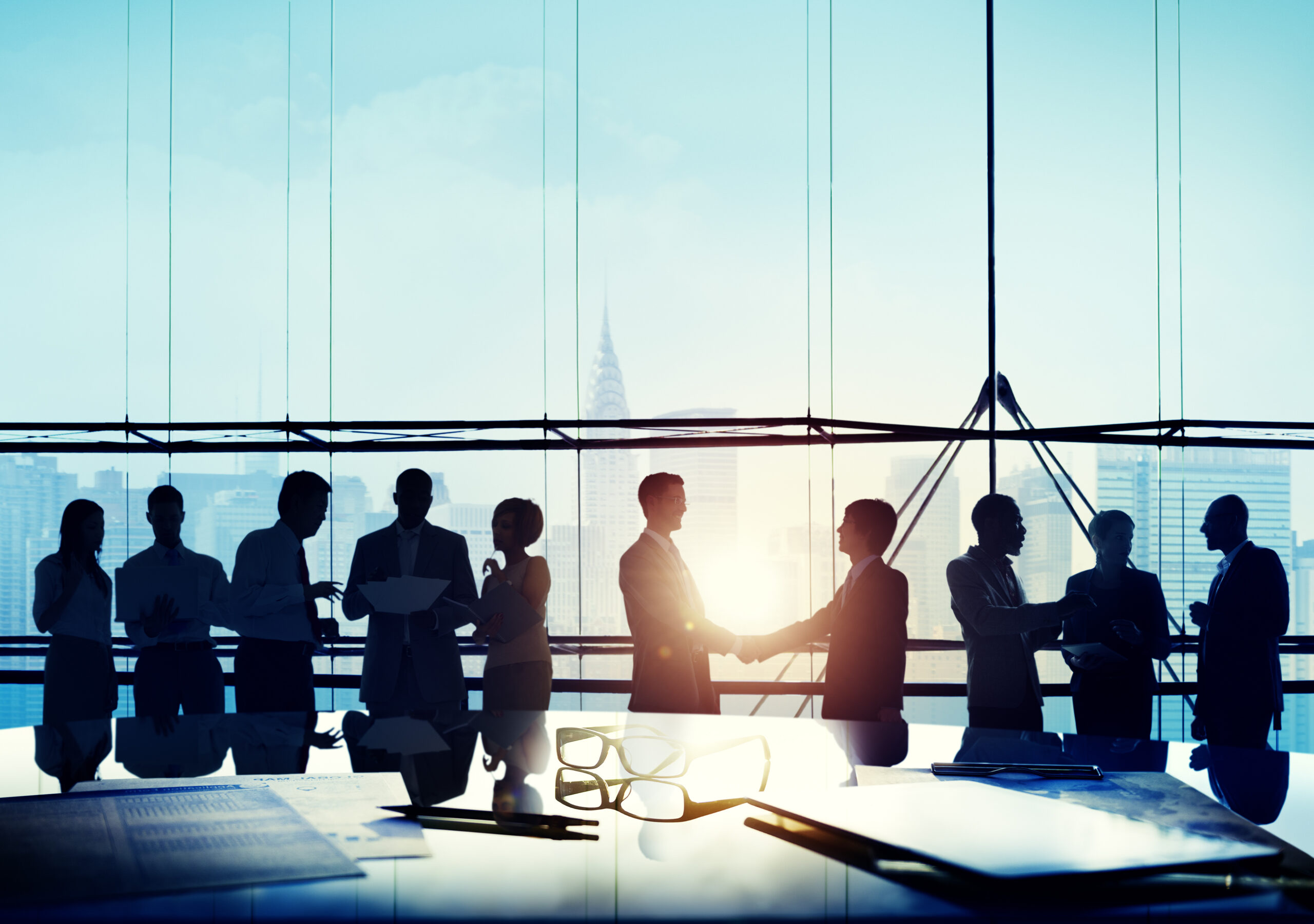 Back,Lit,Business,People,Corporate,Cityscape,Handshake,Concept